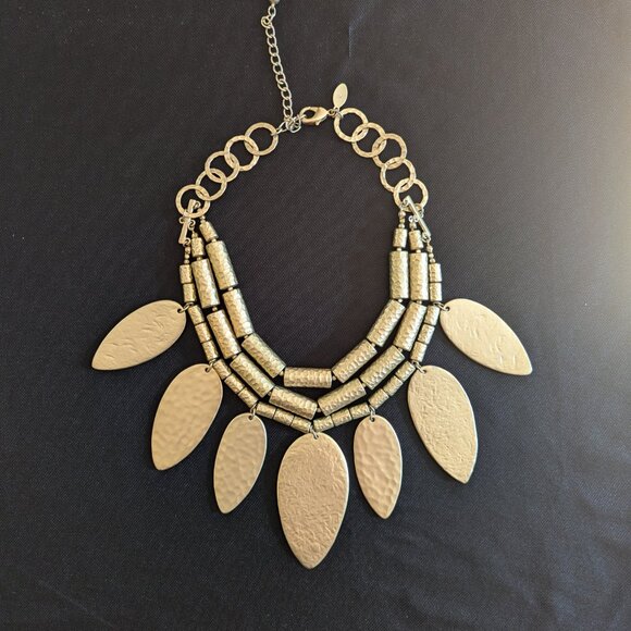 Chico's gold statement necklace - 3 strands with leaf-like pendants - Picture 2 of 4
